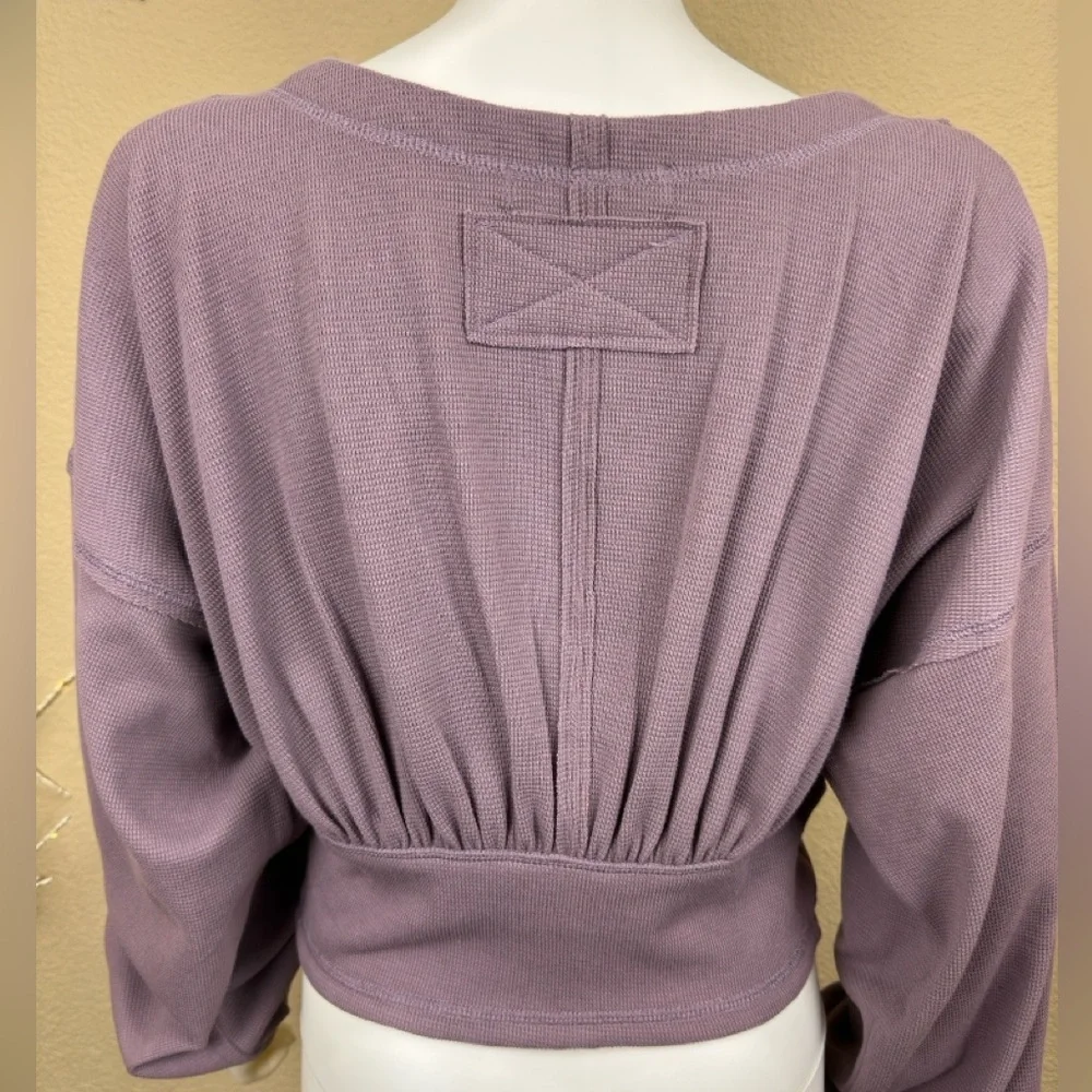 NWT $78 We The Free All Nighter Long Sleeve Surplus Crop Top Free People - Picture 7 of 15